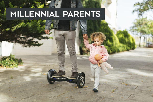 Stockfoto_Lifestyle_Individualisierung_Millenial-Parents_Vater-mit-Tocher_Hoverboard_Westend61_JPF00202-1.jpg