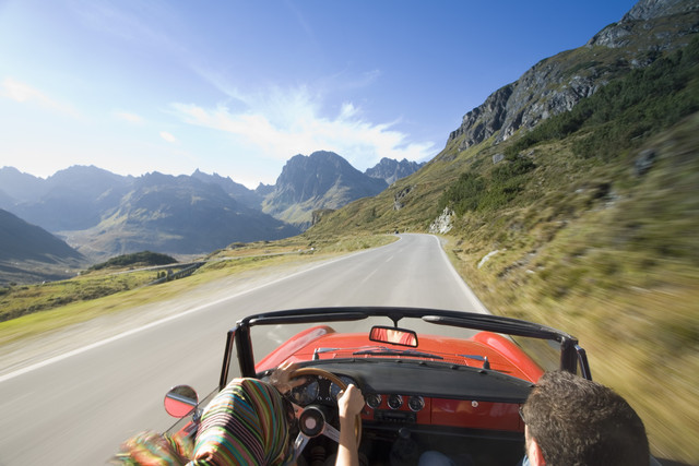 Österreich, Alpen, Paar im Cabrio, Rückansicht Lizenzfreies Stockfoto Österreich, Alpen, Paar im Cabrio, Rückansicht
Lizenzfreies Stockfoto