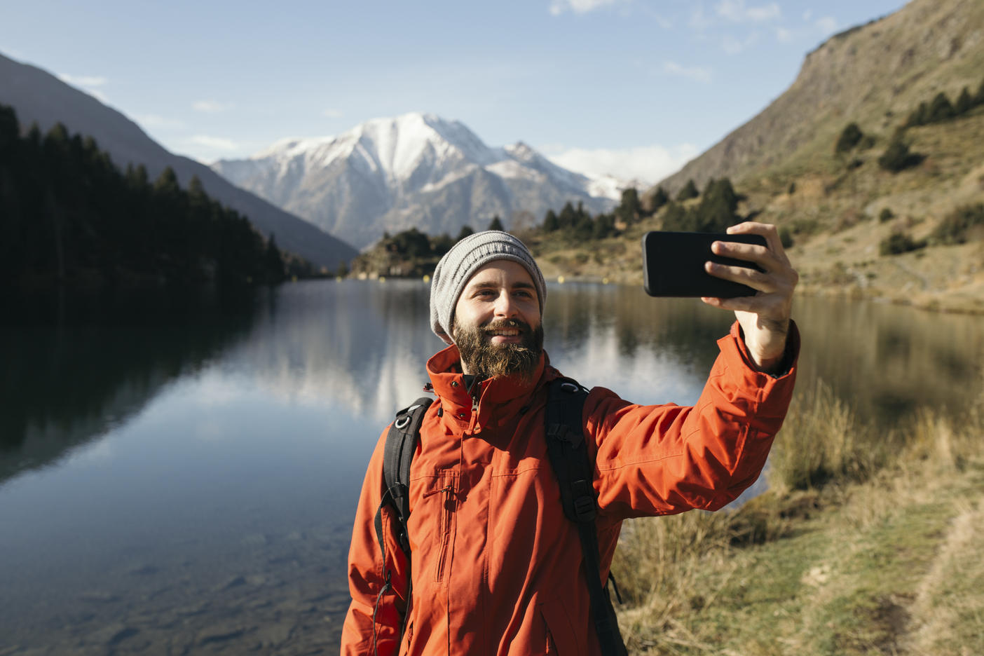 Frankreich, Pyrenäen, Pic Carlit, Wanderer macht ein Selfie am Bergsee
Lizenzfreies Stockfoto