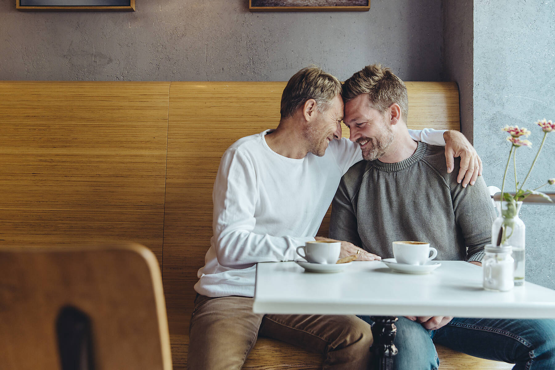 stock image, royalty-free, Same-sex couple enjoying their time together in cafe, Cologne, NRW, Germany