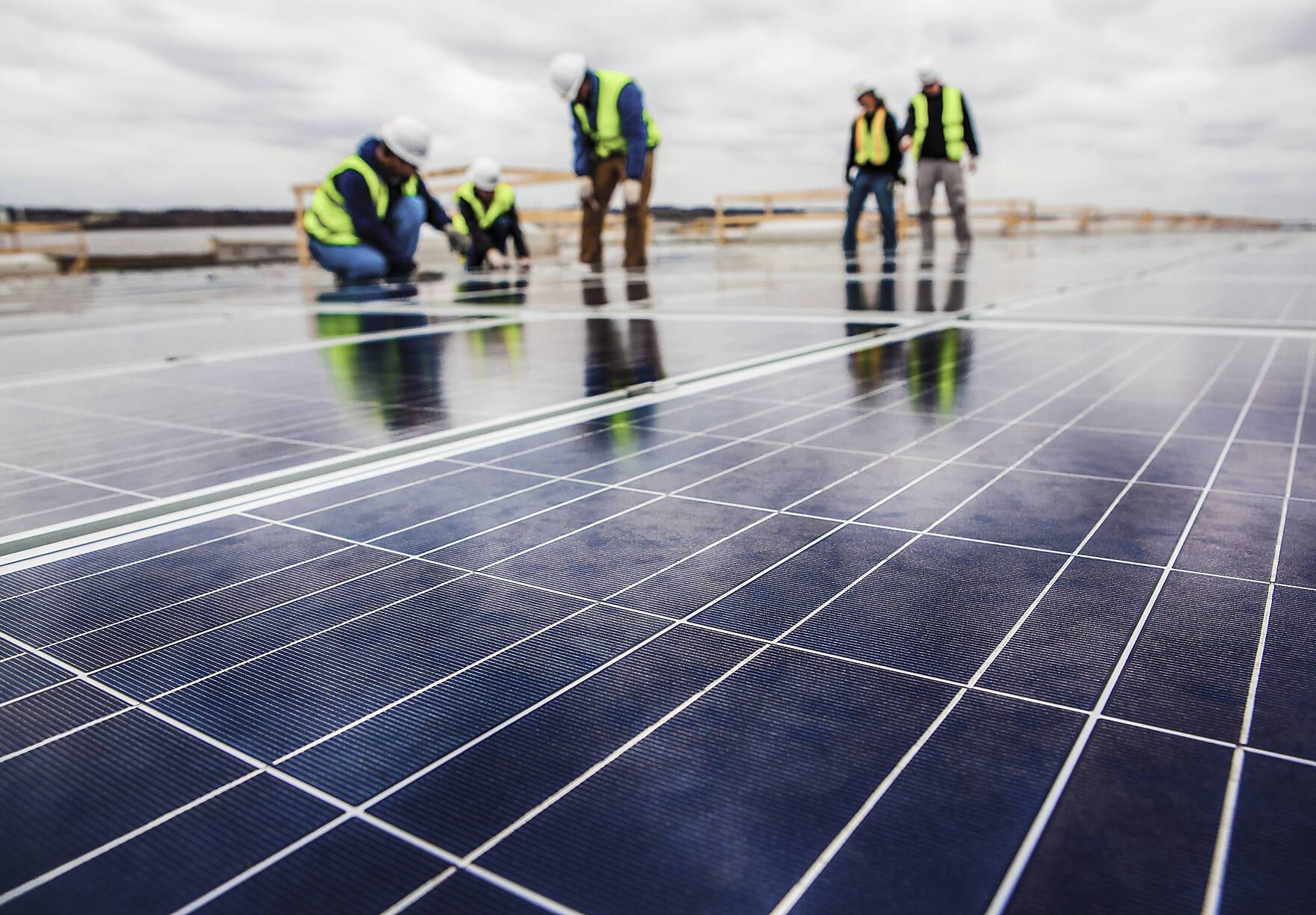 Stockfoto, lizenzfrei, Solar Installation