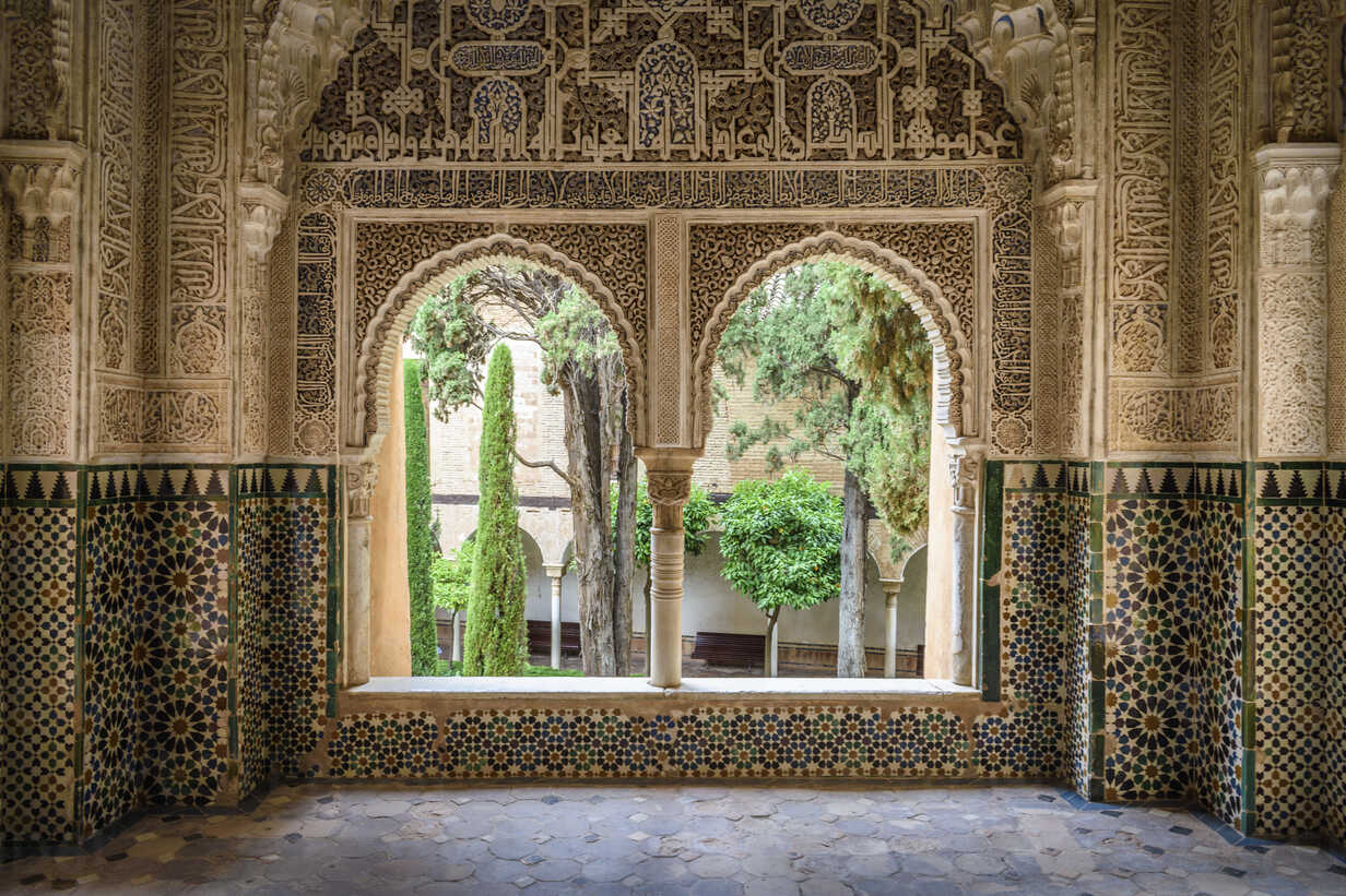 Download Alhambra Interior Hallway Wallpaper | Wallpapers.com