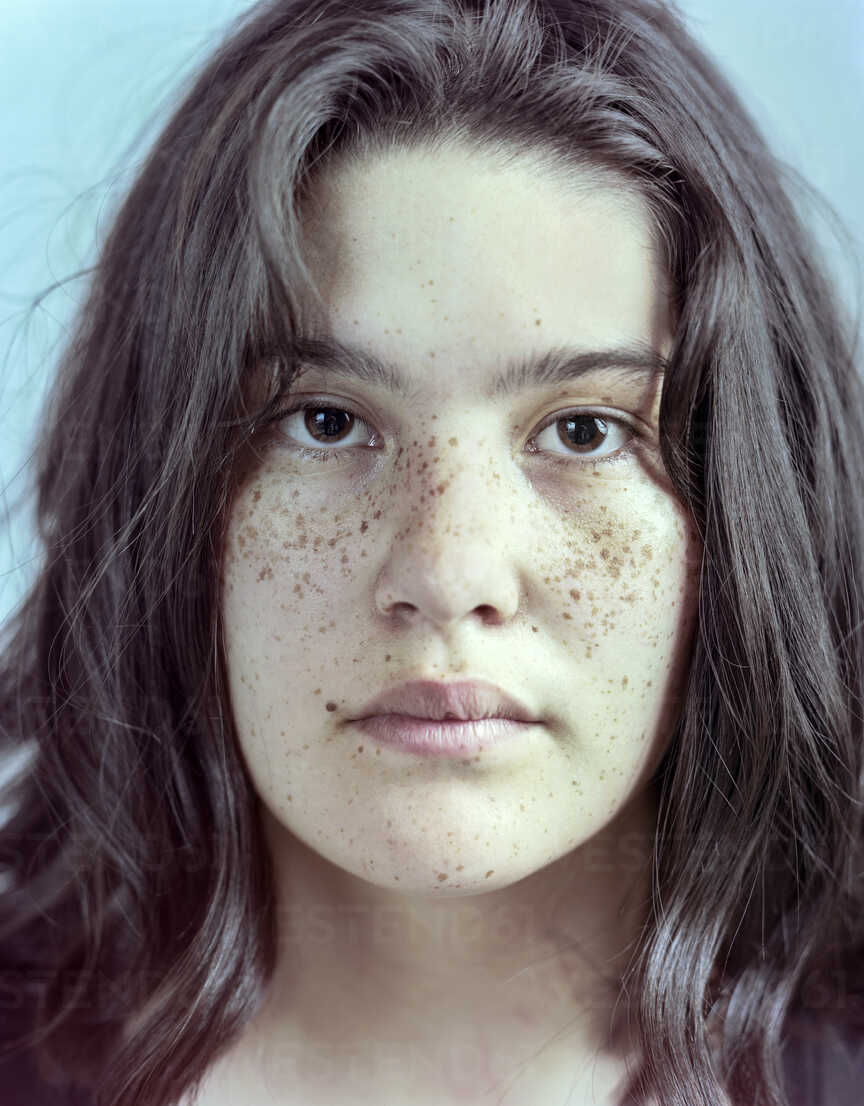 galleries young teen girl selfie freckles